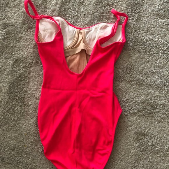 Swimsuit with tummy control - Picture 2 of 3